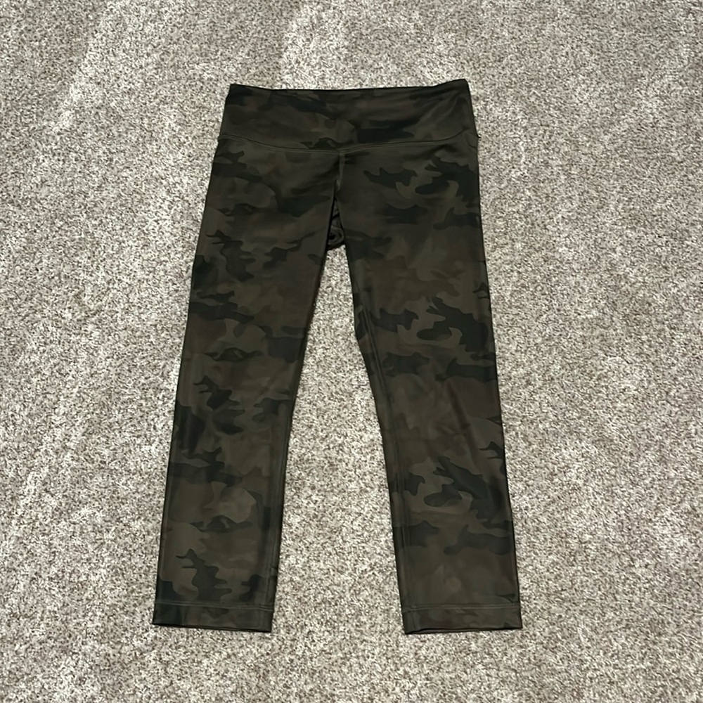 Lululemon Camo Cropped Legging 4